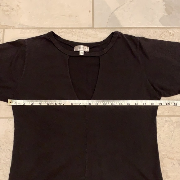 NYTT TEE WITH KEYHOLE CUT OUT - Picture 5 of 7